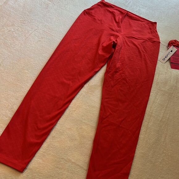 NWT SHEFIt Red Capri Leggings - Size 16 (1LUXE) - Picture 2 of 12